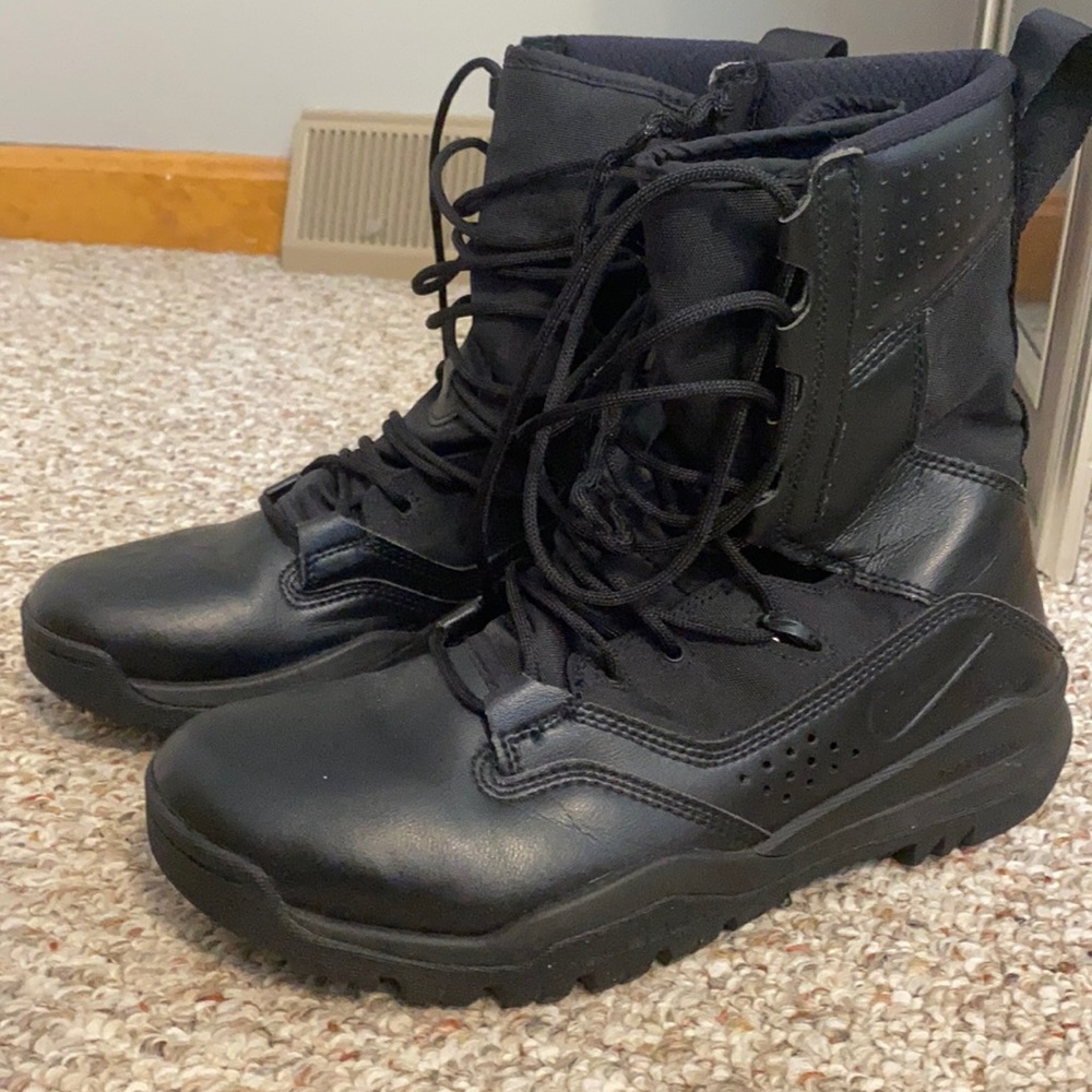 tactical boots size 8